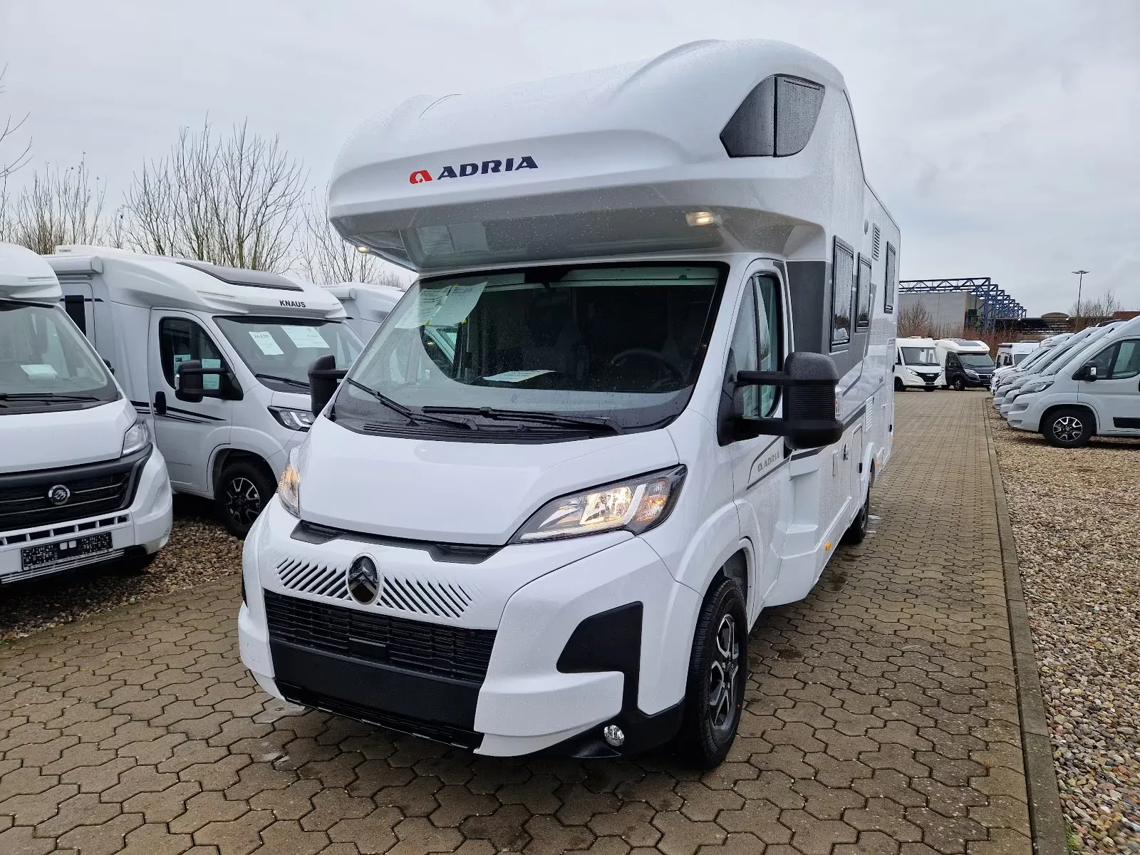 Adria Coral XL 660 SL 